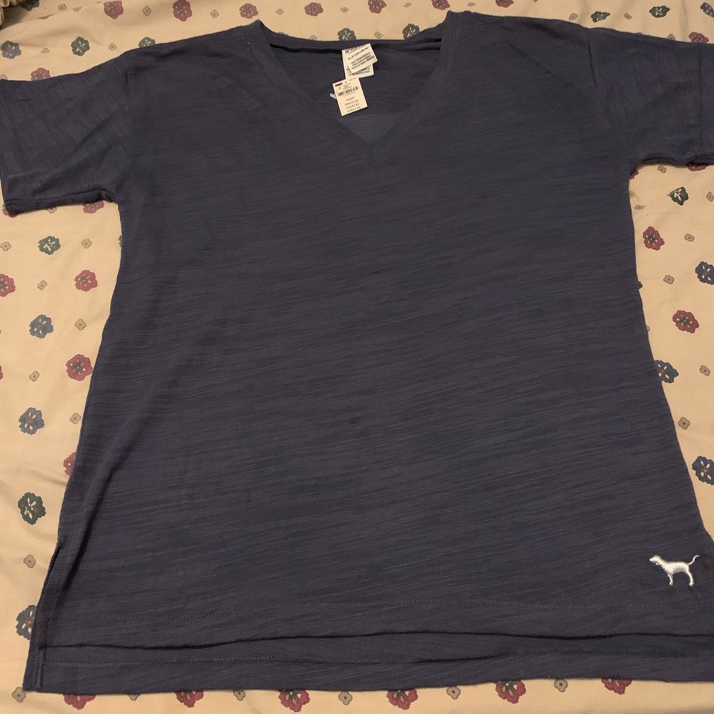 VS Pink bling V-neck T-shirt XS New with tags